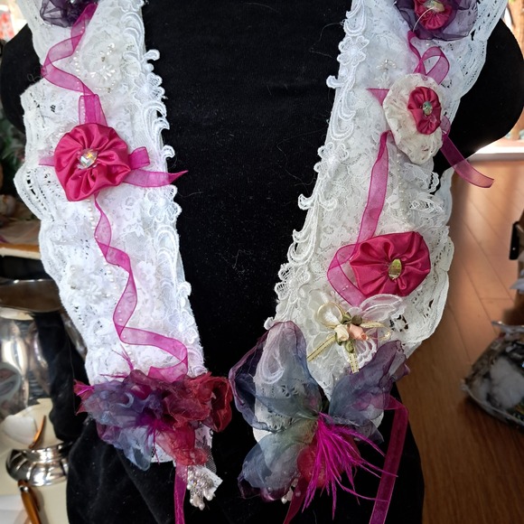 Accessories - Vintage Embellished Lace Collar Unique Floral Design 64" Long